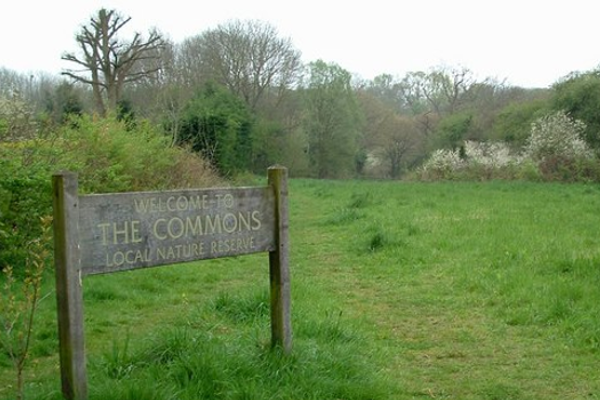 Photo by <a href="http://www.geograph.org.uk/photo/1257161" target="_blank">Paul Shreeve</a>. CC BY SA 2.0