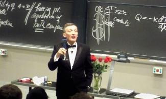 <em>"...and as the foi gras was being served, I suddenly realized the solution to poverty."</em><br />Photo by <a href="https://en.wikipedia.org/wiki/Public_speaking#/media/File:Donald_Sadoway_Lecture.JPG" target="_blank">ThePlaz</a>. CC BY-SA 3.0